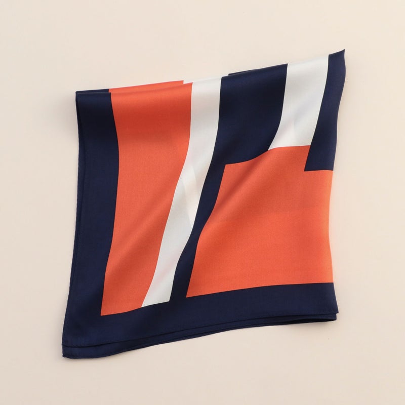 シルク100%　幾何柄スカーフのネイビー×レッド