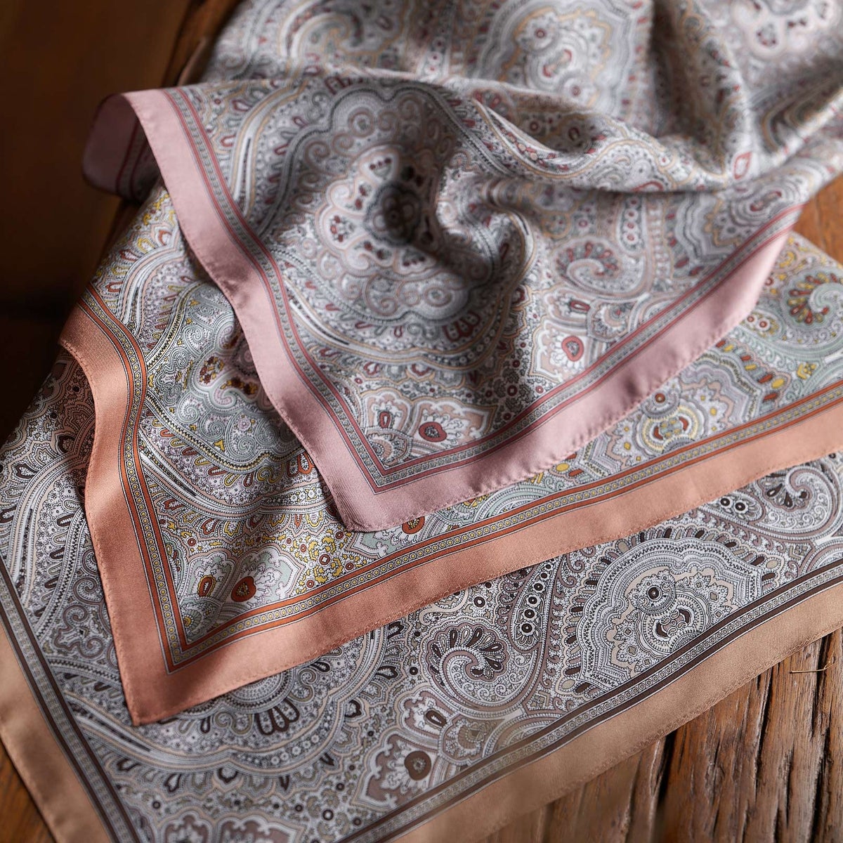 シルク100％ペイズリースカーフ