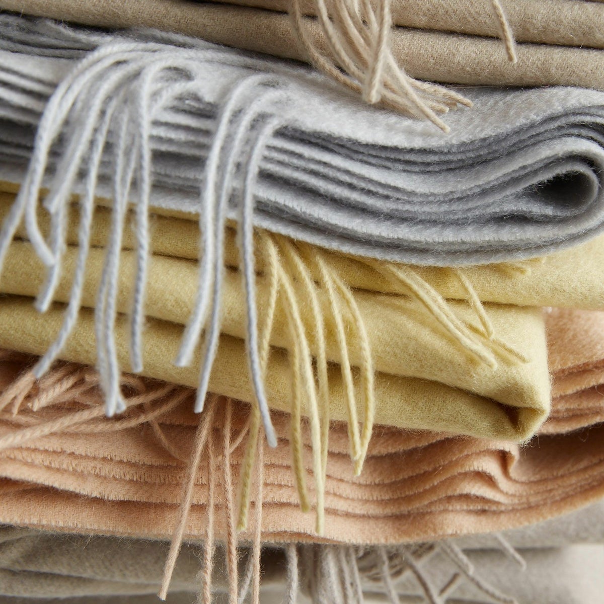 カシミヤ100%大判無地パステルカラーストール＜ピンクベージュ＞