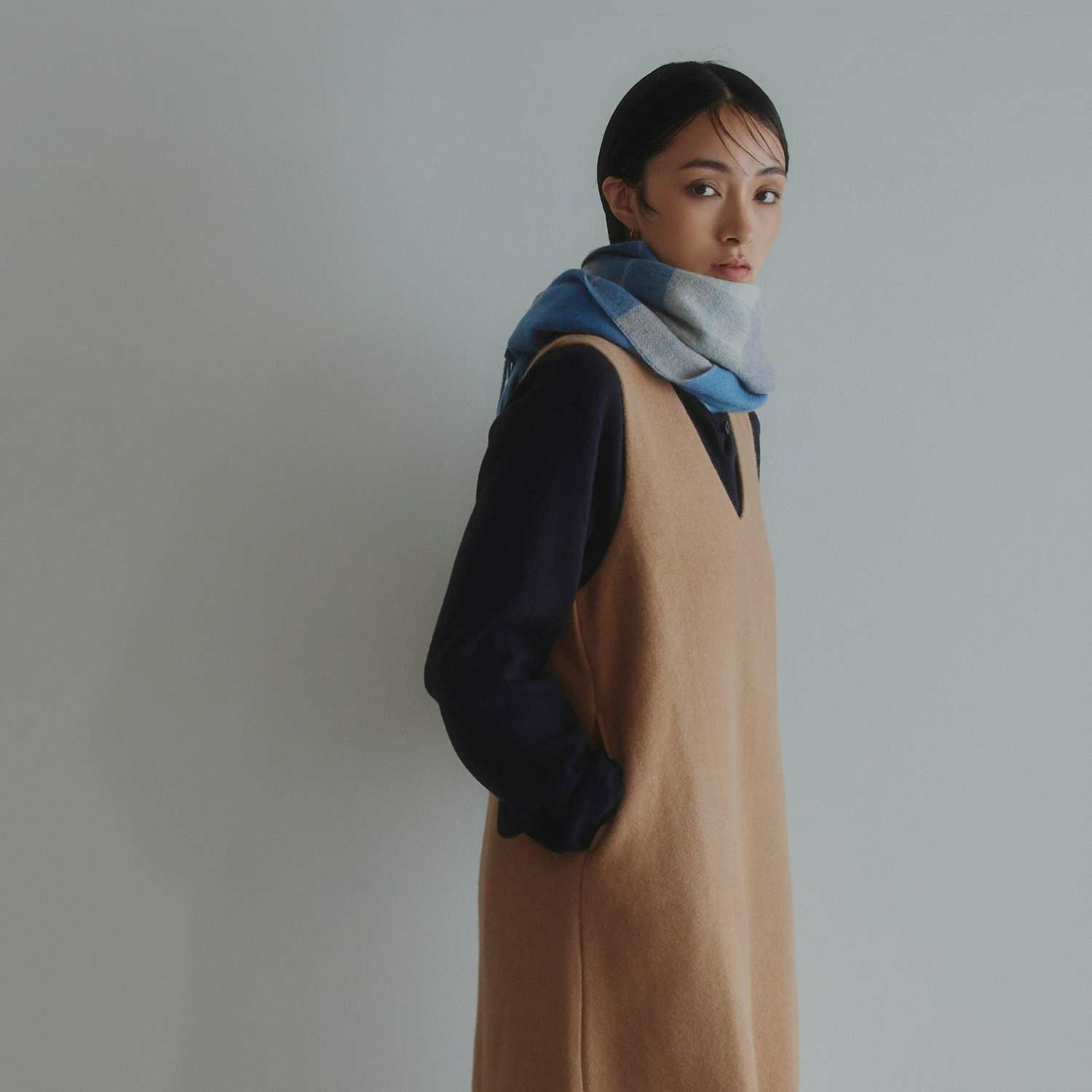 カシミヤブレンドチェックリバーシブルマフラー＜サックス＞ | Maria