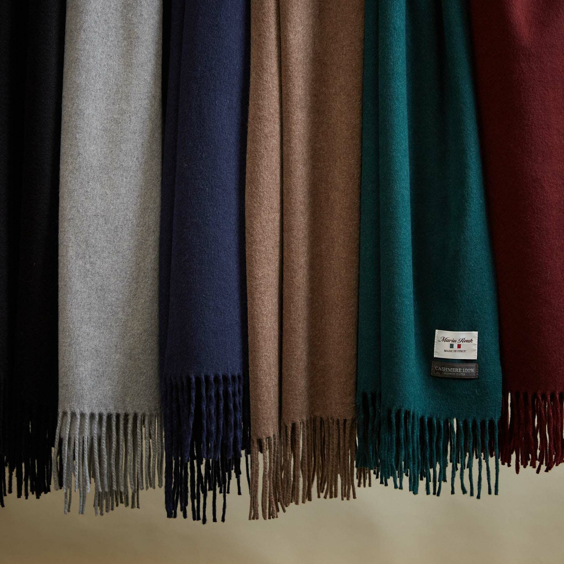 ⭐︎最終お値下げ予定⭐︎Theory カシミヤ100% 大判ストール　ボルドー イタリア製再生カシミヤ100％大判無地ストール＜ボルドー＞ | Maria