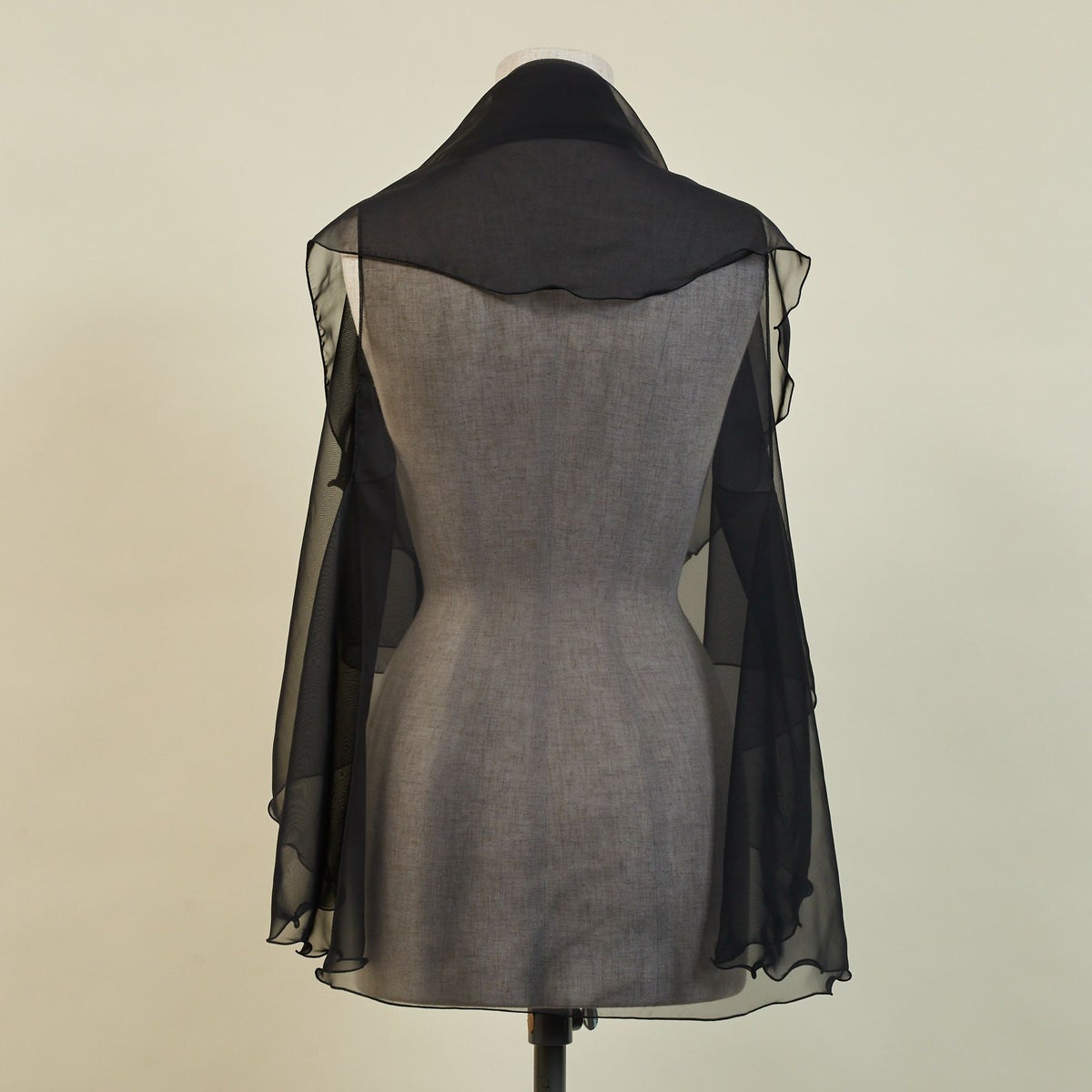 日本製　シフォンケープのブラック