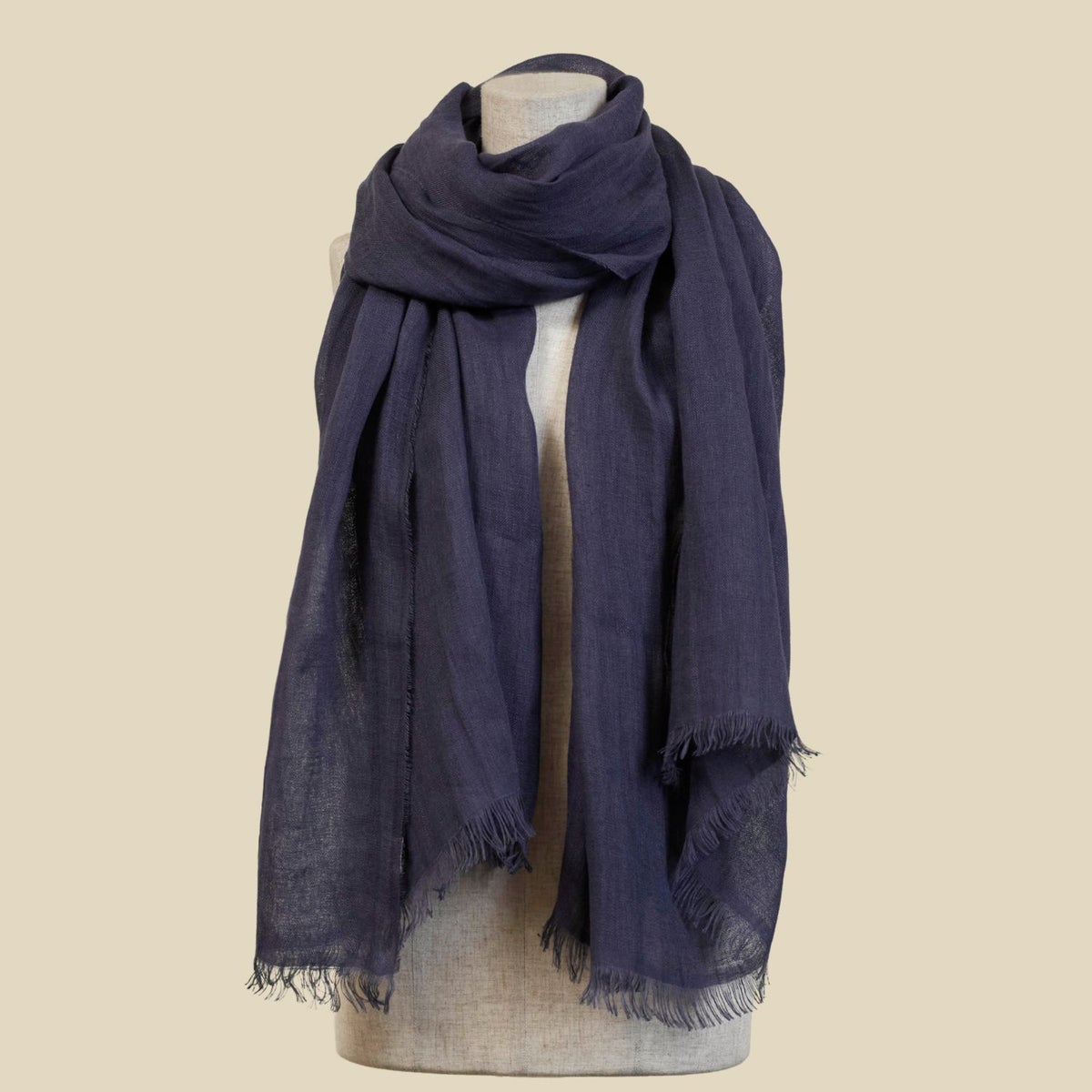 イタリア製大判リネンストール　ネイビーの写真