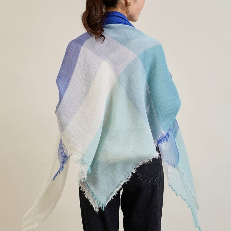 コットンスクエアチェックストール ブルーの写真