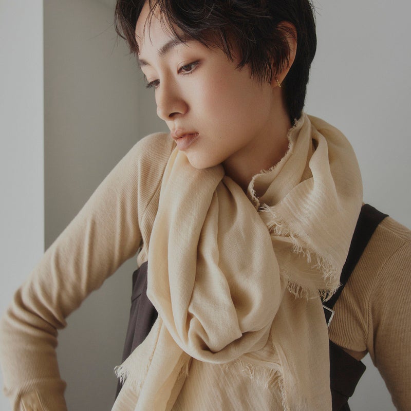 イタリア製大判モダールカシミヤストールのアイボリー