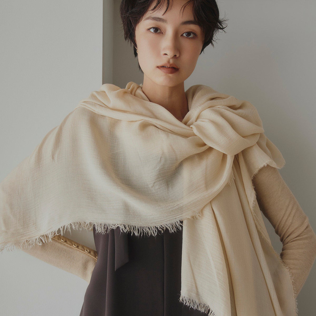 イタリア製大判モダールカシミヤストールのアイボリー