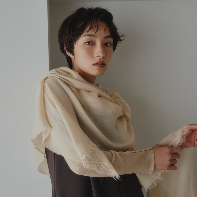 イタリア製大判モダールカシミヤストールのアイボリー