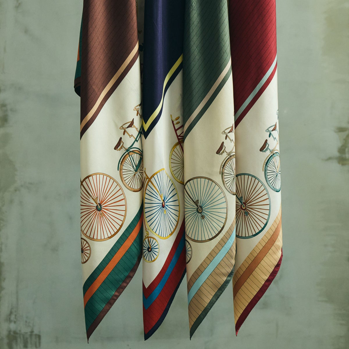 シルク100％ 自転車柄スカーフ