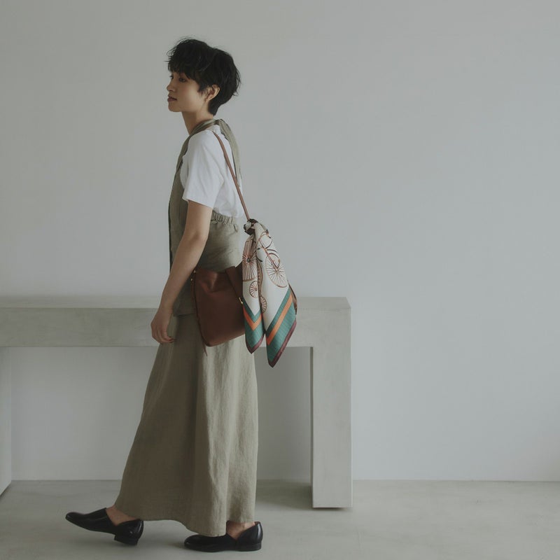 自転車柄スカーフ＜ブラウン＞　シルク100%　日本製