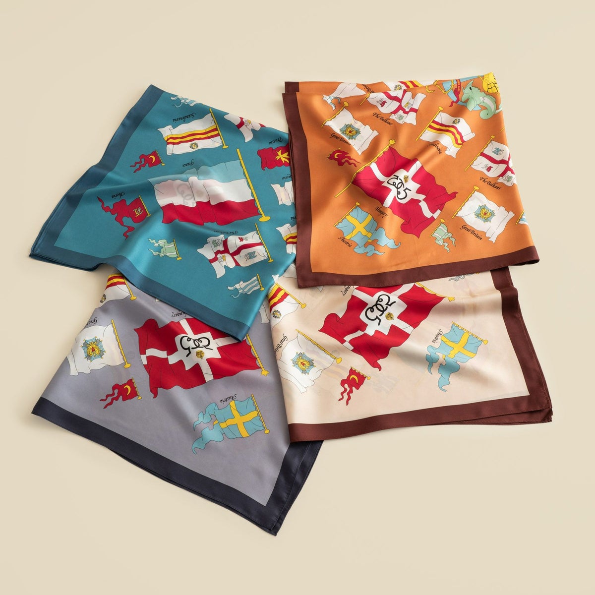 旗柄スカーフ＜グリーン＞　シルク100%　日本製