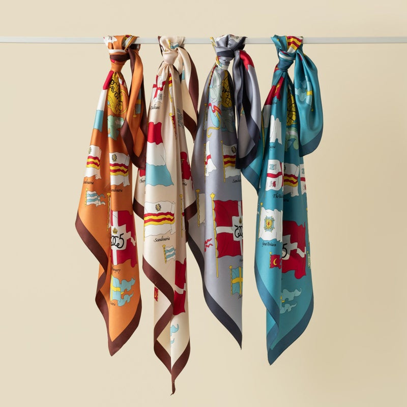 シルク100％　旗柄スカーフ