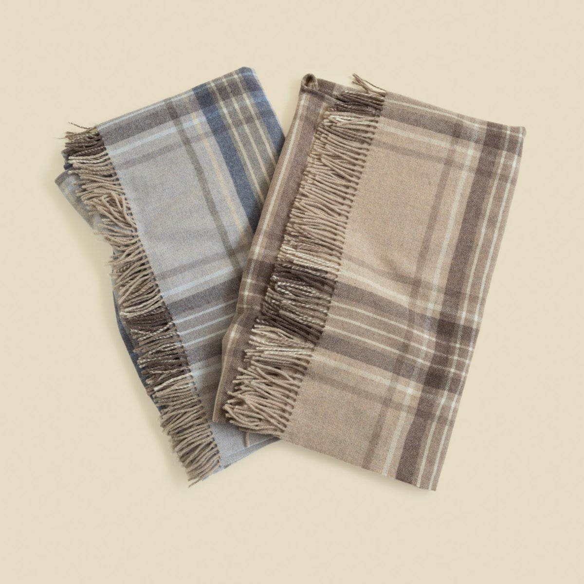  イタリア製ウール100％ 杢チェックケープ