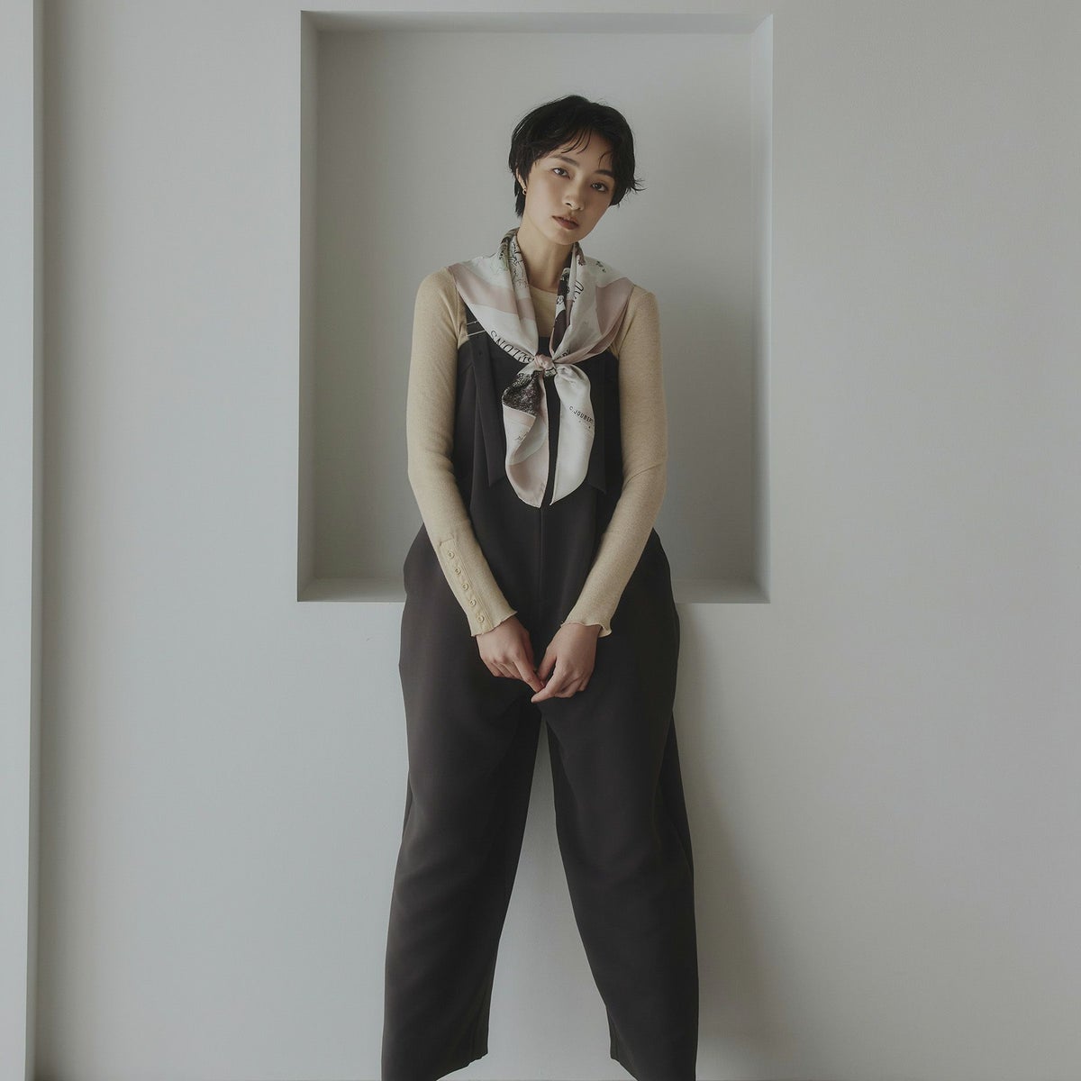 ロートレックペイントスカーフ＜サンドベージュ＞　シルク100%　日本製