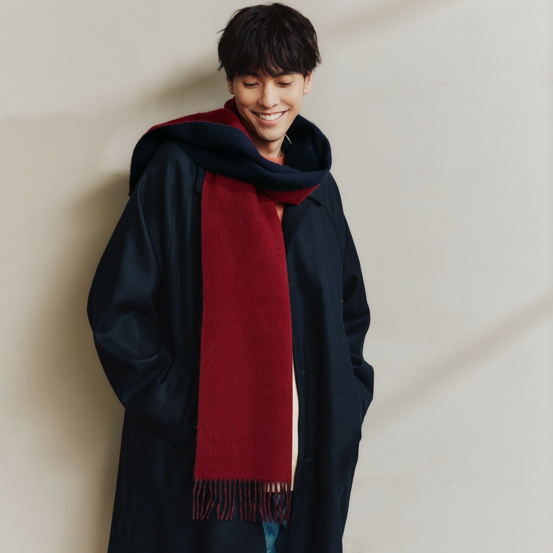 GGロゴ ネイビー レッド マフラー GUCCI（グッチ） 【超美品】グッチ GG柄 メンズ マフラー ネイビー