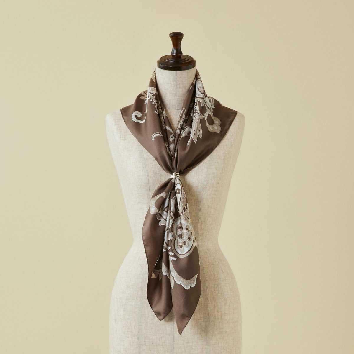 ペルシャ柄スカーフ＜ブラウン＞　シルク100%　日本製