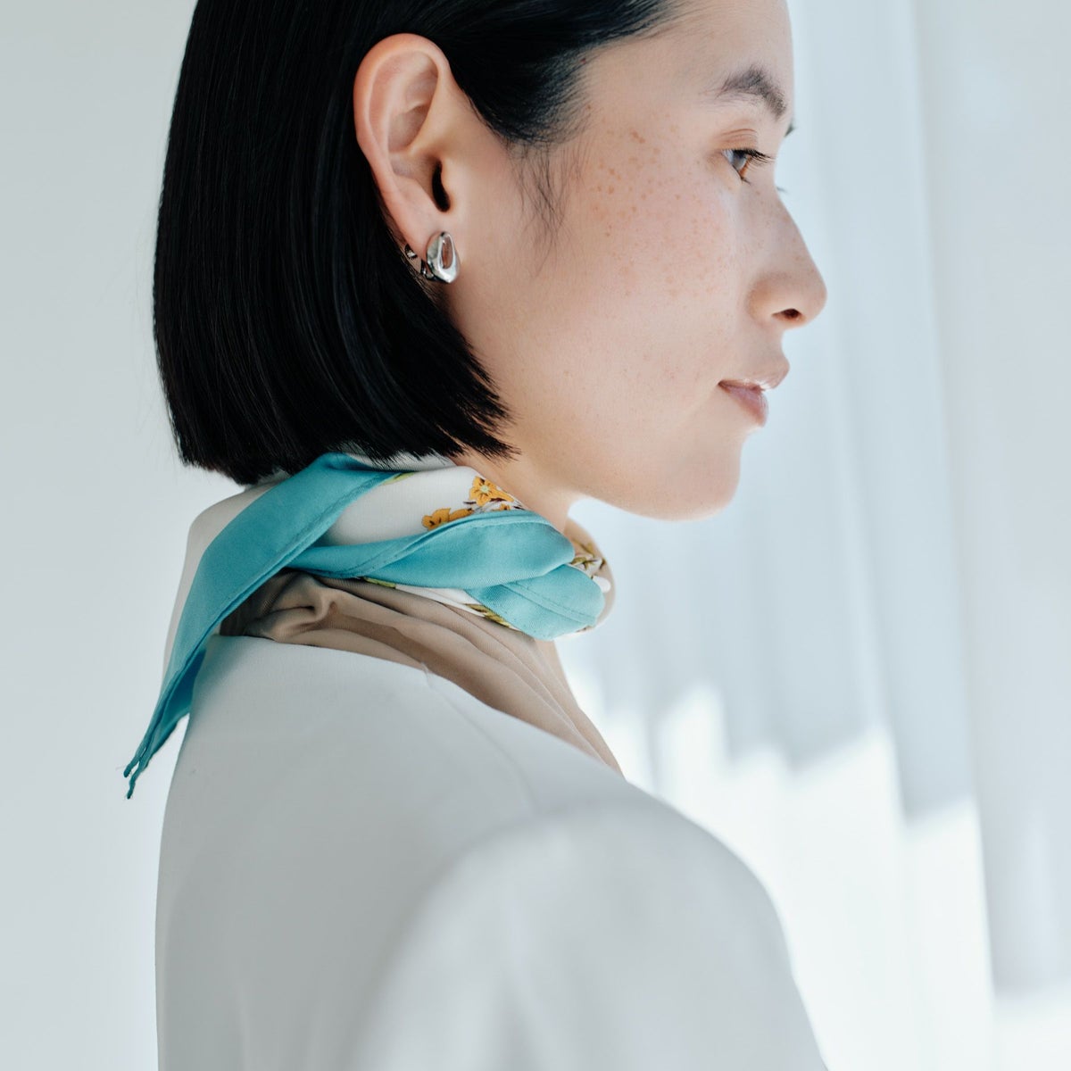 ボタニカルスカーフ＜ターコイズ＞　シルク100%　日本製