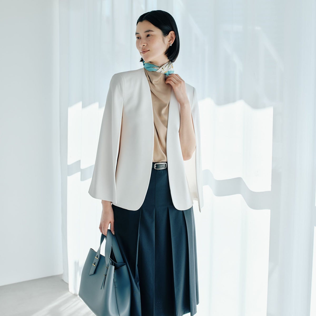 ボタニカルスカーフ＜ターコイズ＞　シルク100%　日本製