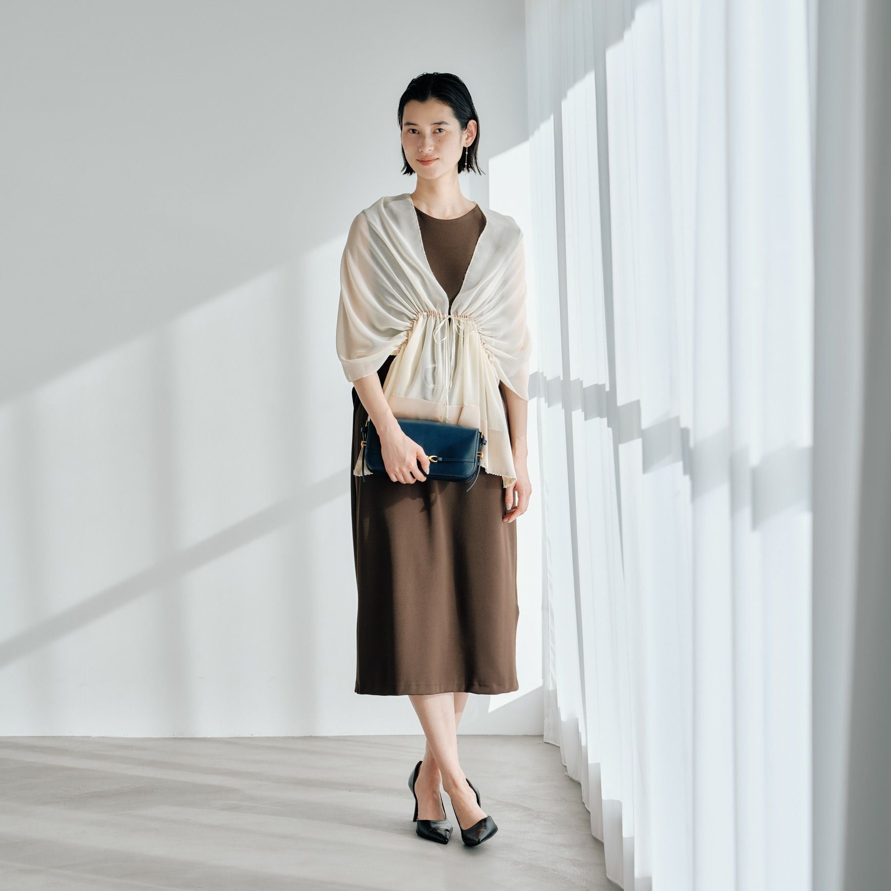 elsa esturgie Paris ストール ショール ベージュ ビーズ付き2WAYシフォンストール＜シャンパンゴールド＞ | Maria Rouk