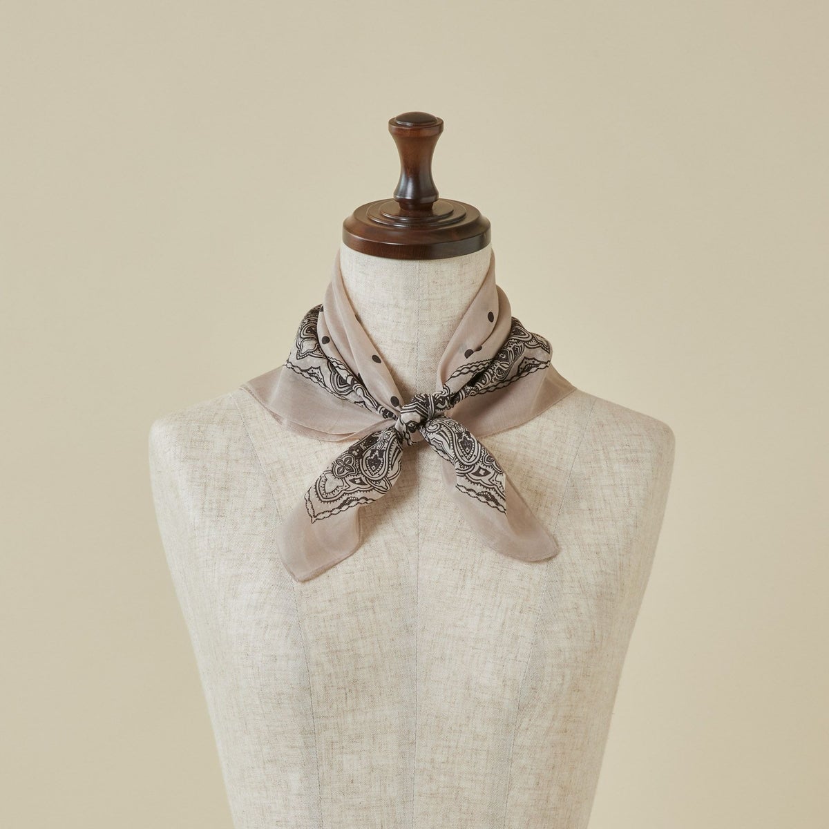 シルク綿ペイズリーウォッシャブルスカーフ＜サンドベージュ＞　日本製