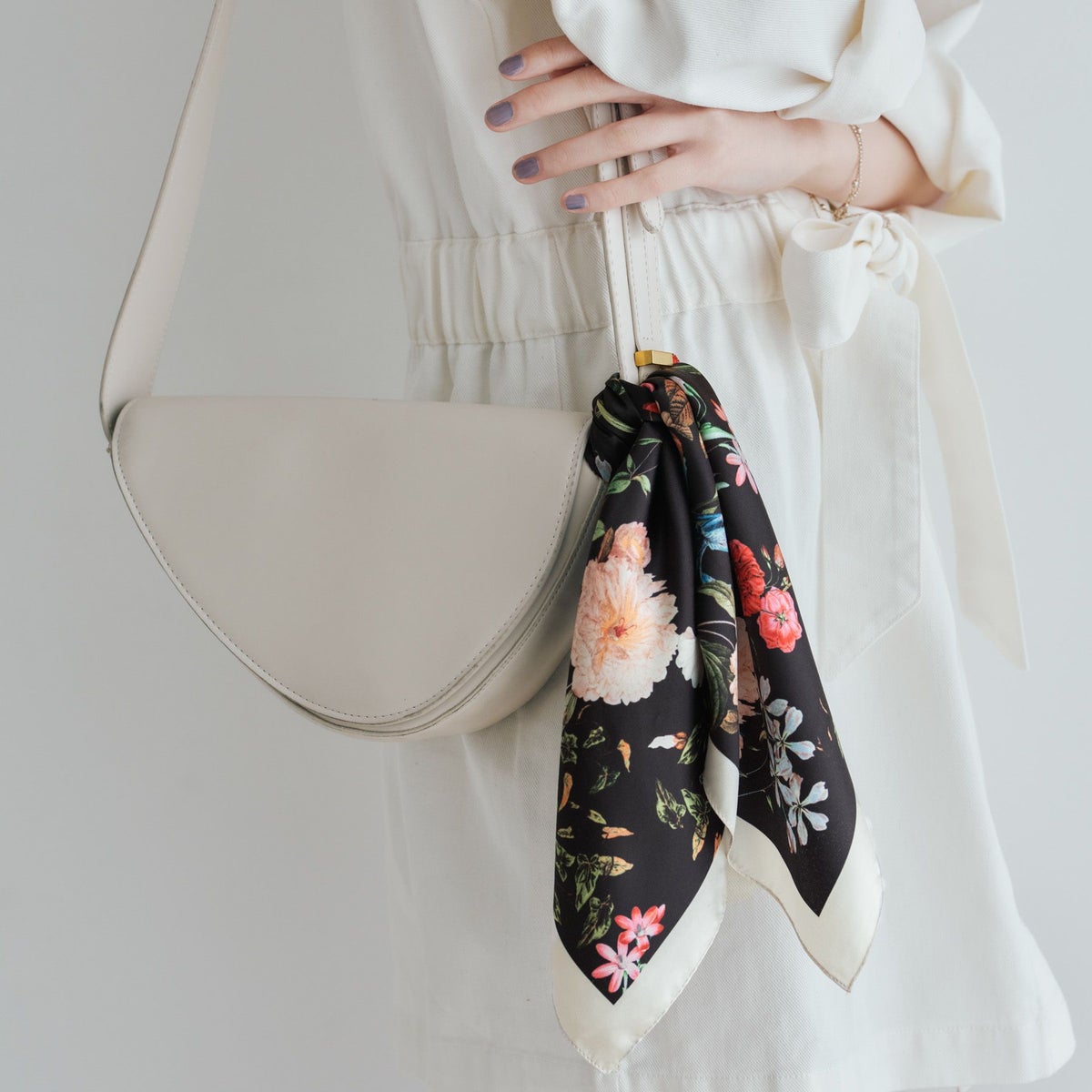  小花柄ウォッシャブルスカーフ＜オフホワイト＞　イタリア製