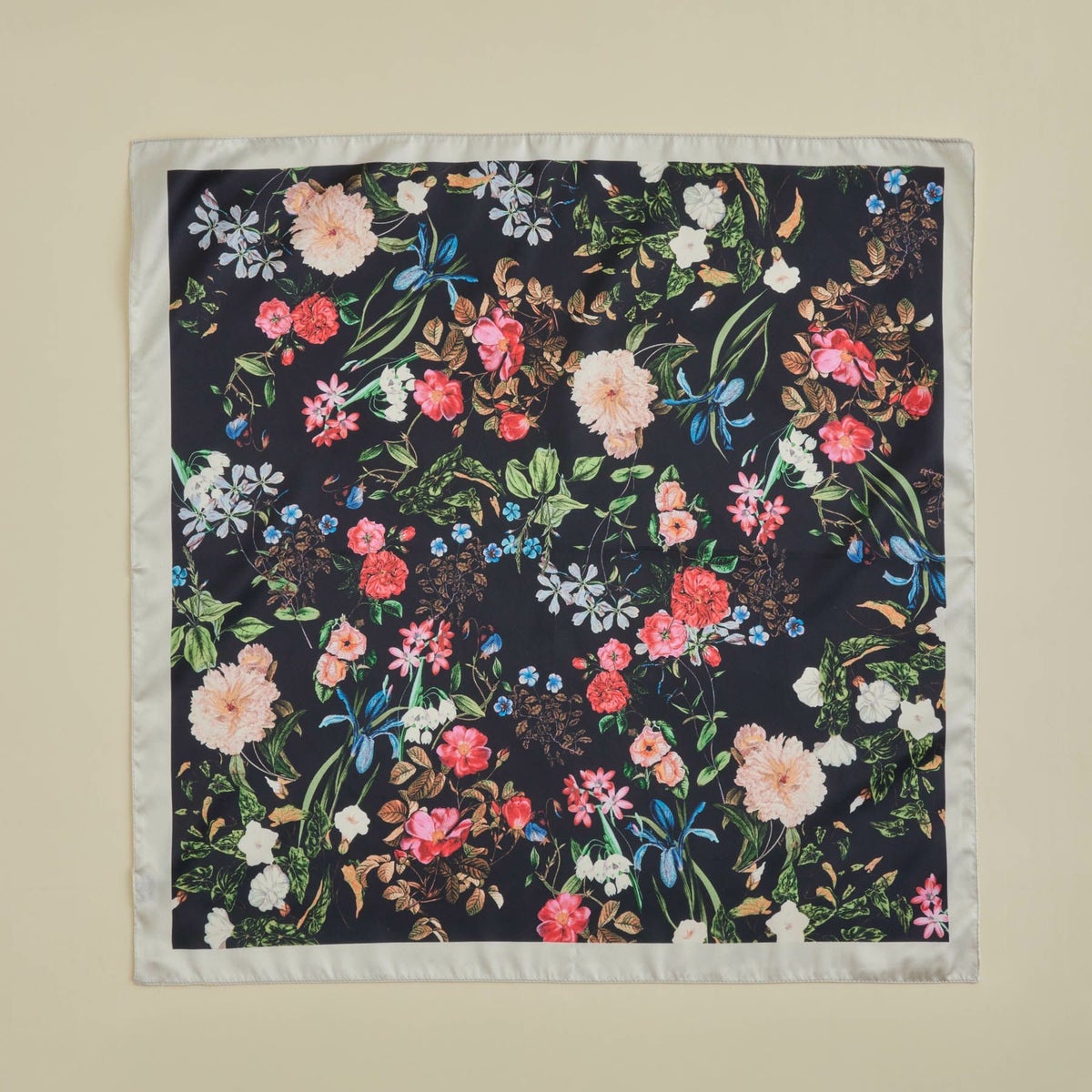  小花柄ウォッシャブルスカーフ＜オフホワイト＞　イタリア製