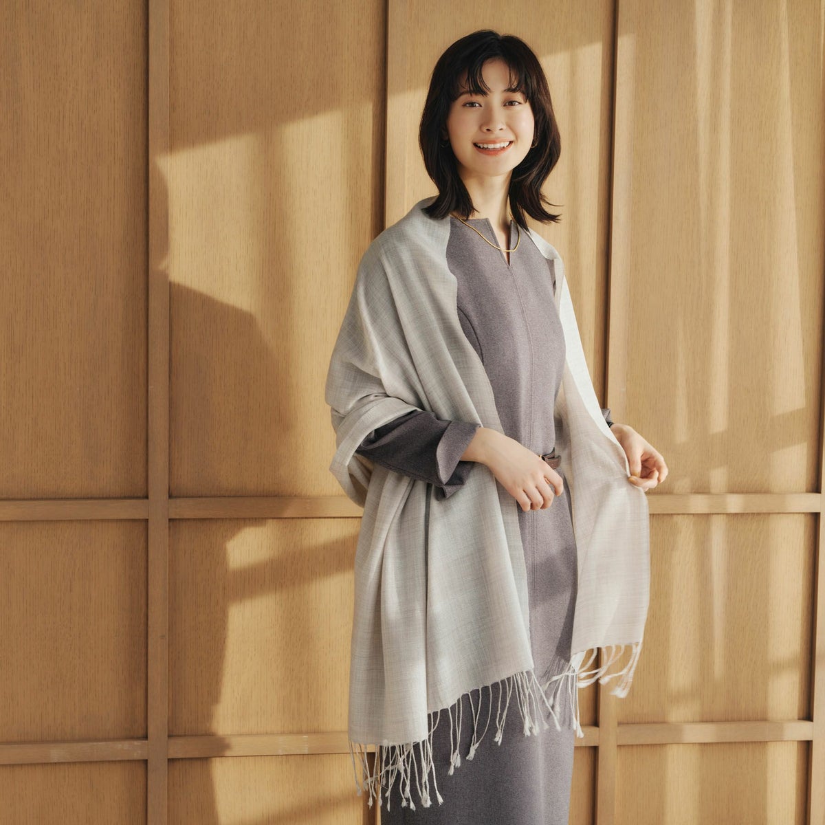 ラメラインウールストール＜ライトグレー＞