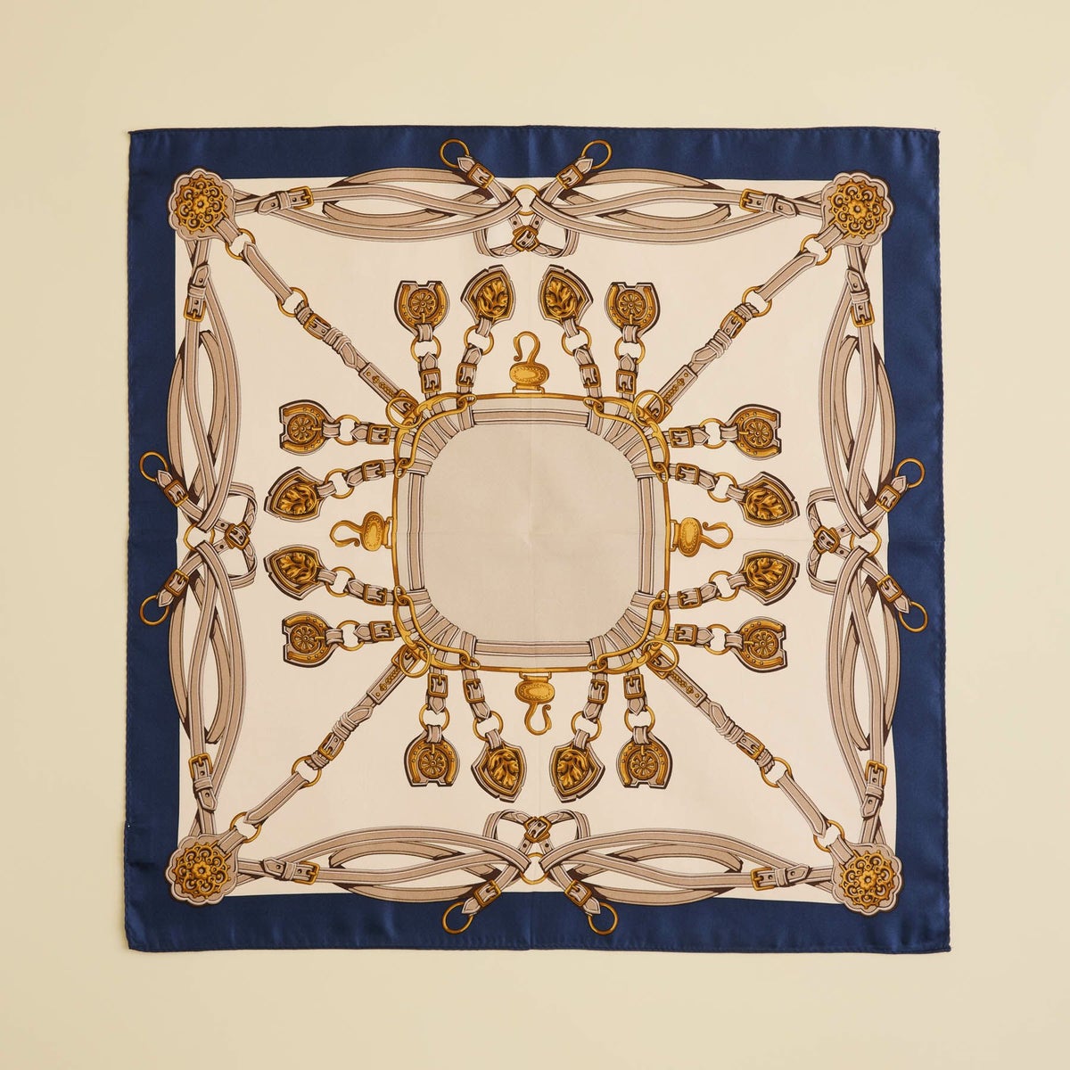 チェーン柄スカーフ＜ネイビー＞　シルク100%　日本製