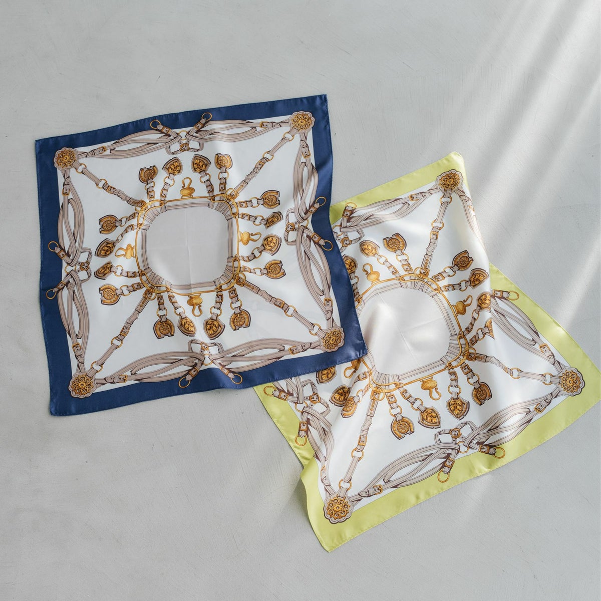 チェーン柄スカーフ　シルク100%　日本製