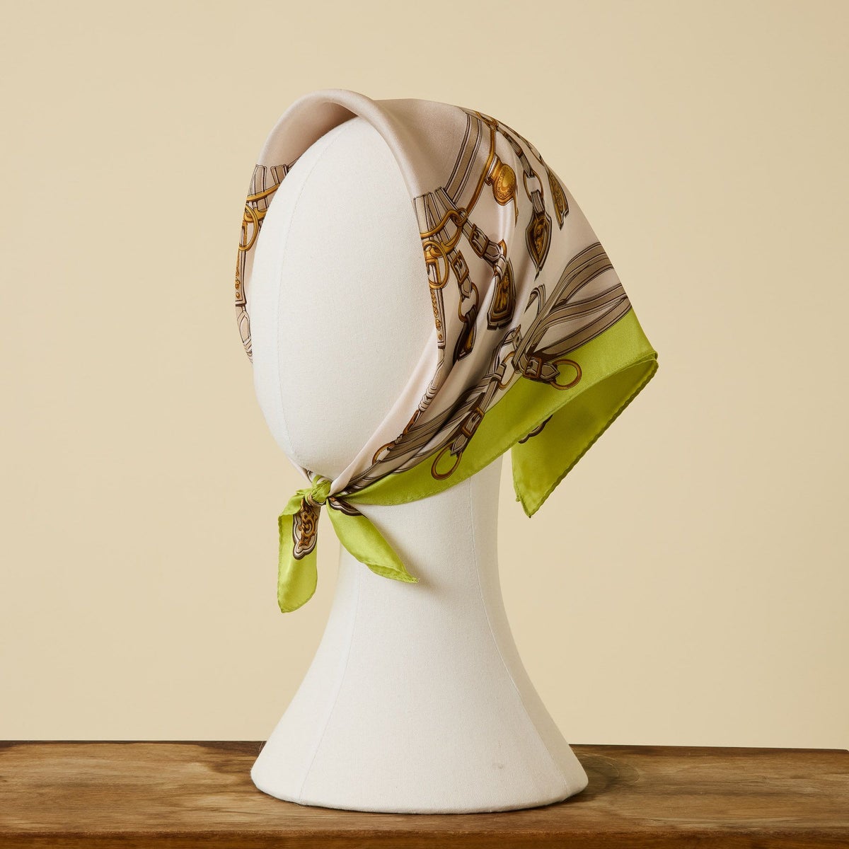 チェーン柄スカーフ＜ライム＞　シルク100%　日本製