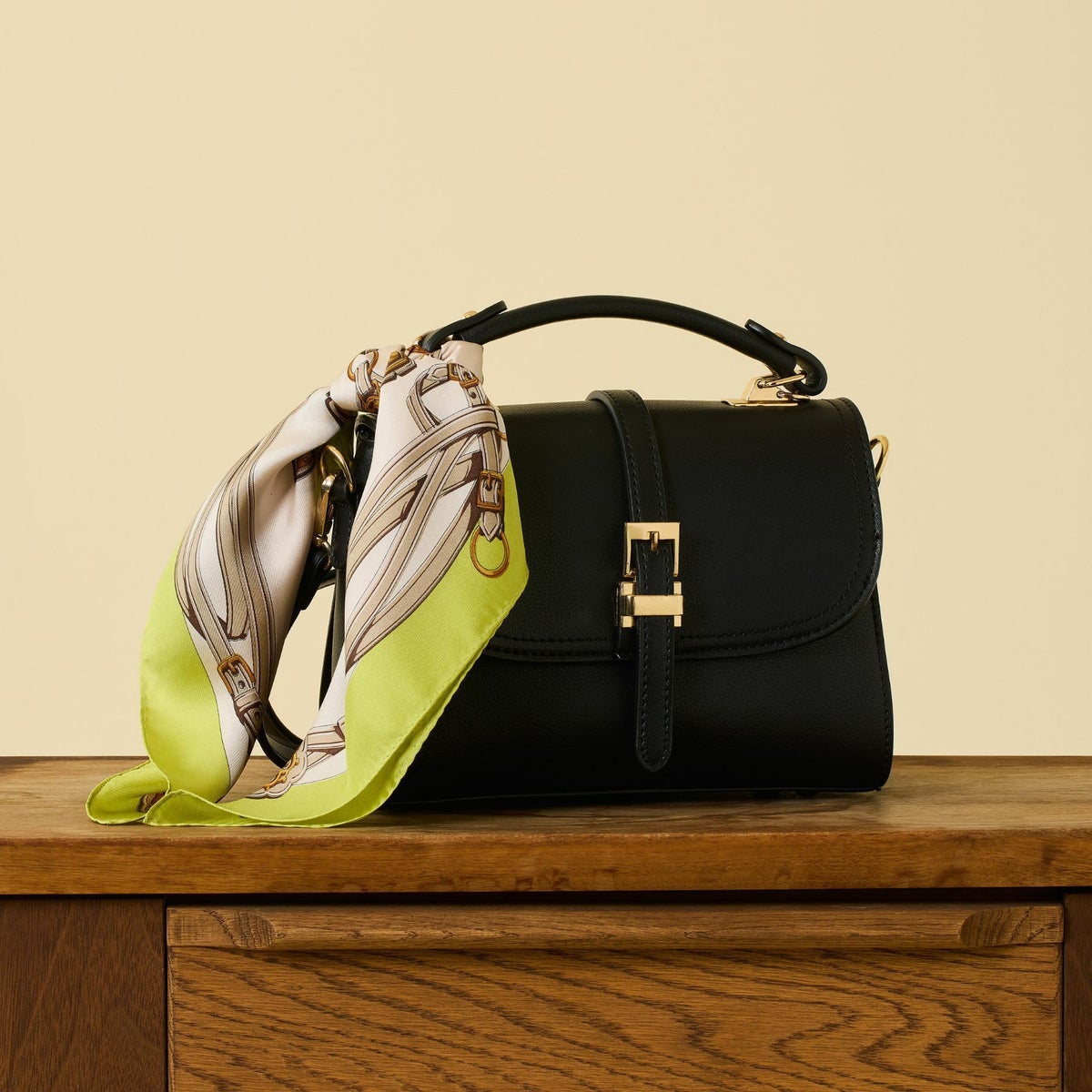 チェーン柄スカーフ＜ライム＞　シルク100%　日本製