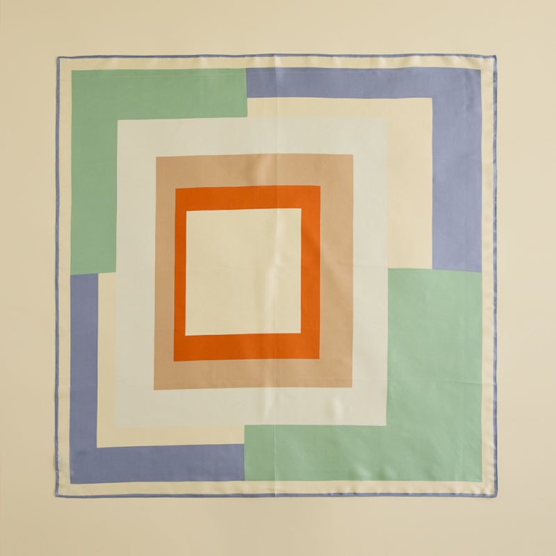 幾何柄スカーフ＜サックス＞　シルク100%　日本製