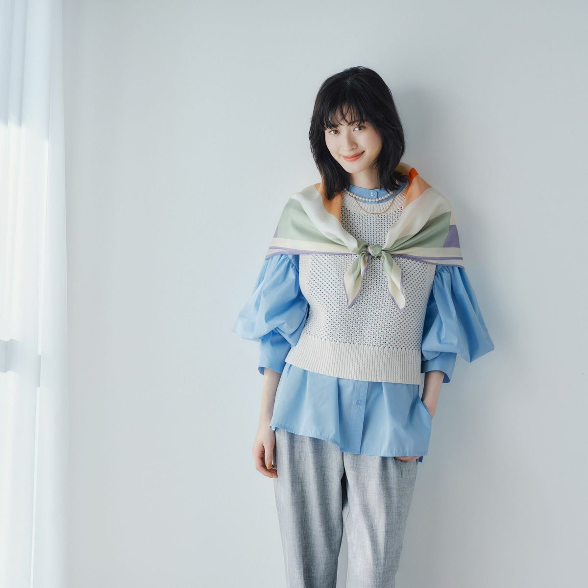 幾何柄スカーフ＜サックス＞　シルク100%　日本製