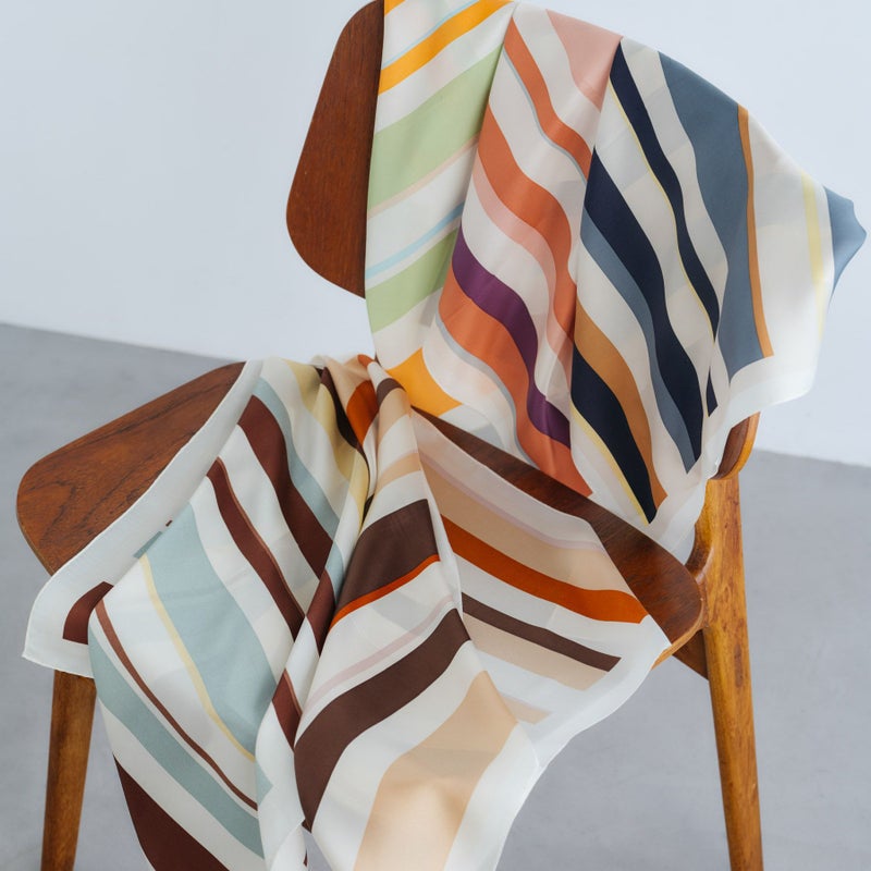  ランダムストライプスカーフ　シルク100%　日本製