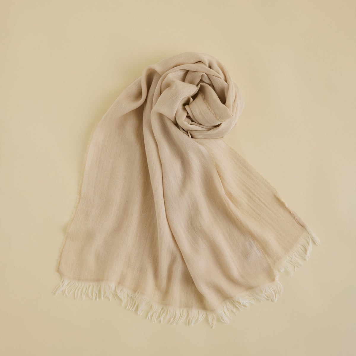 イタリア製シャンブレーソフトストールのベージュの写真