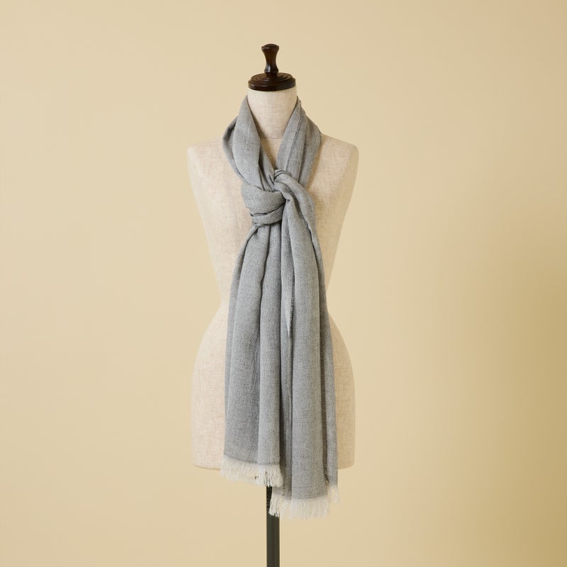 タリア製シャンブレーソフトストールのグレーの写真