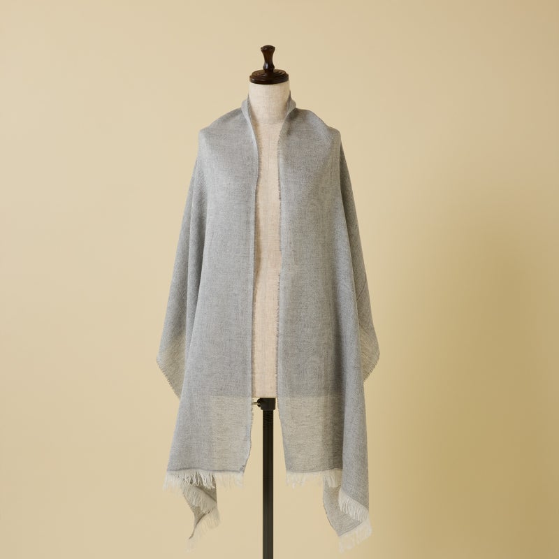 タリア製シャンブレーソフトストールのグレーの写真