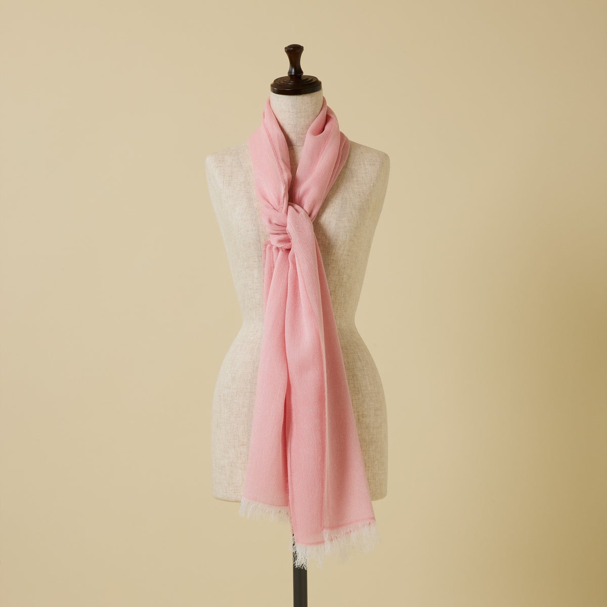 イタリア製シャンブレーソフトストールのさくらピンクの写真