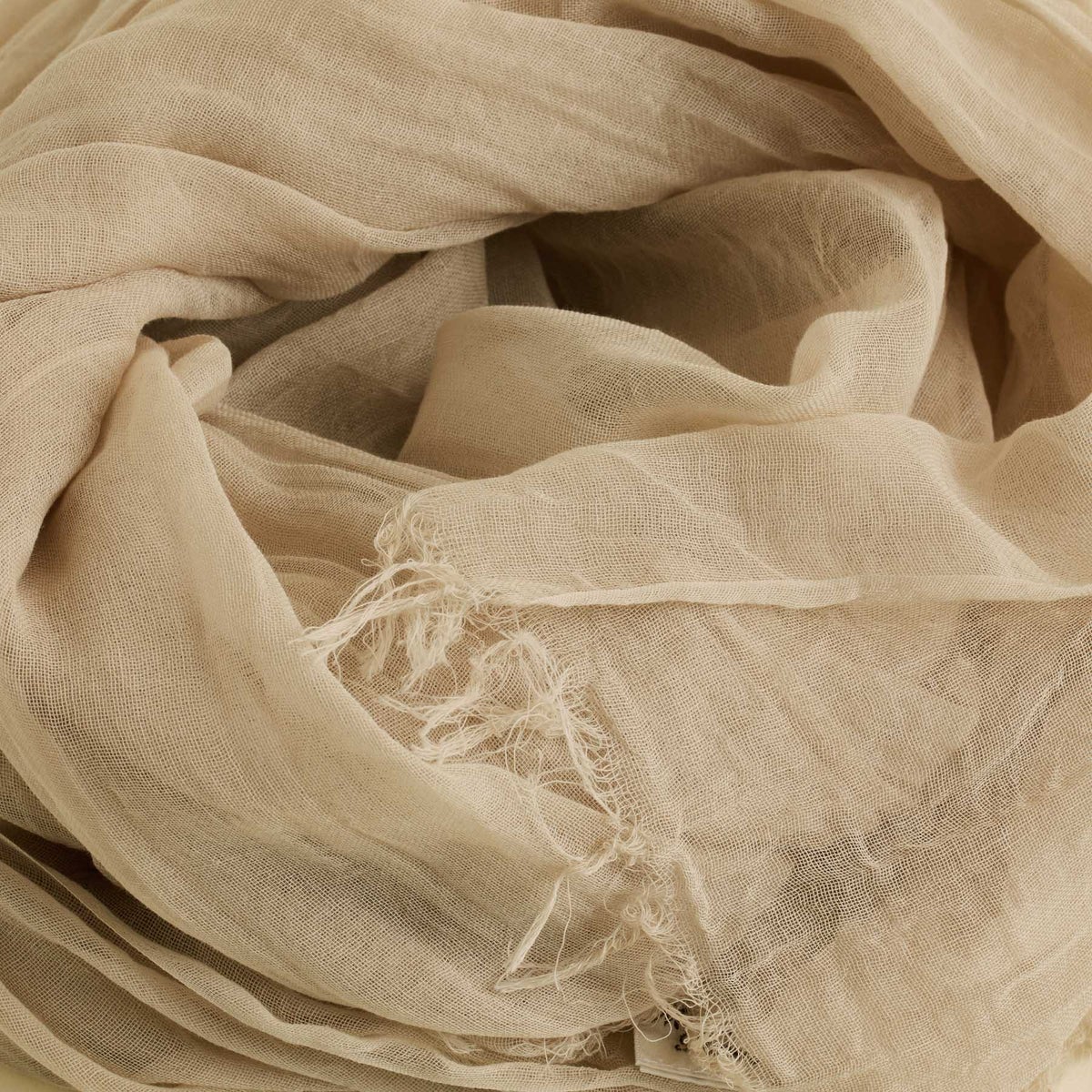 日本製 エアリーコットン大判ストールのベージュの画像