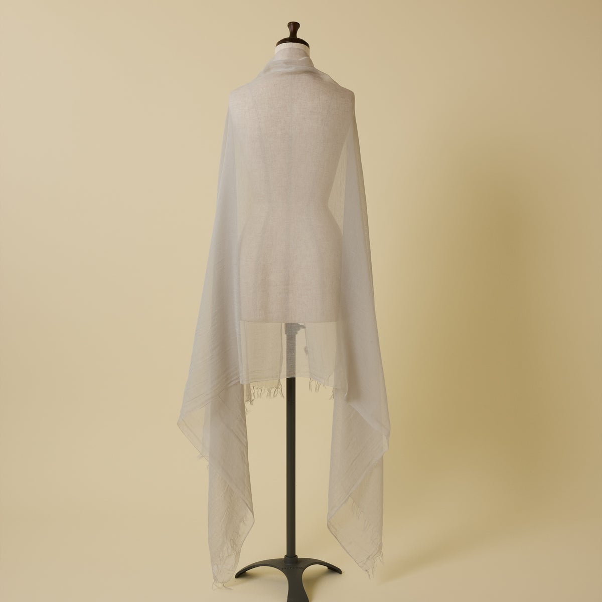 日本製 エアリーコットン大判ストールのライトグレーの画像