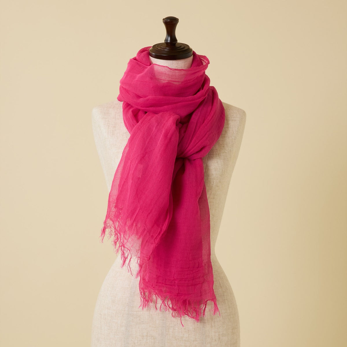 日本製のエアリーコットン大判ストール　ピンクの画像