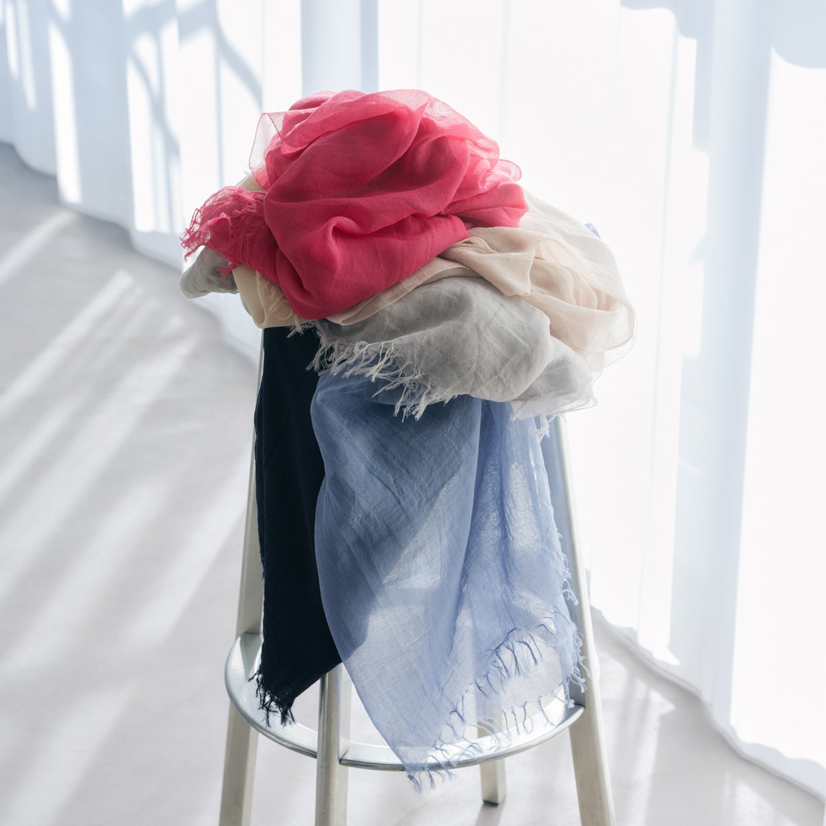 日本製のエアリーコットン大判ストールの画像