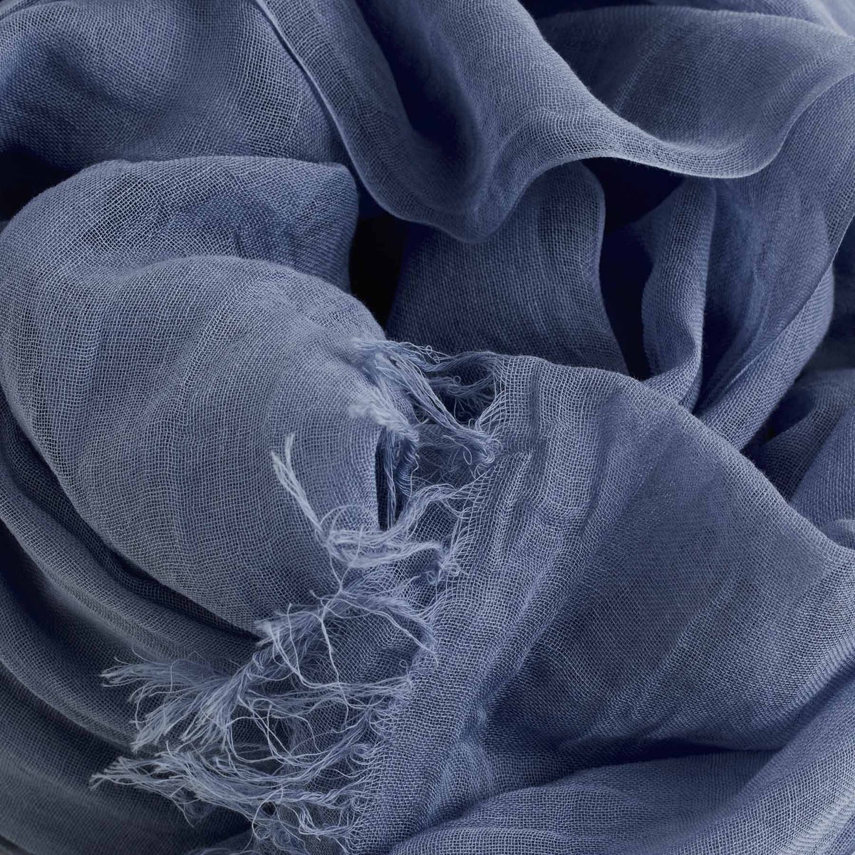 日本製 エアリーコットン大判ストールのブルーの画像