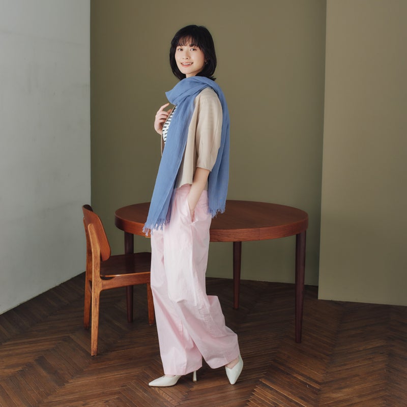日本製 エアリーコットン大判ストールのブルーの画像